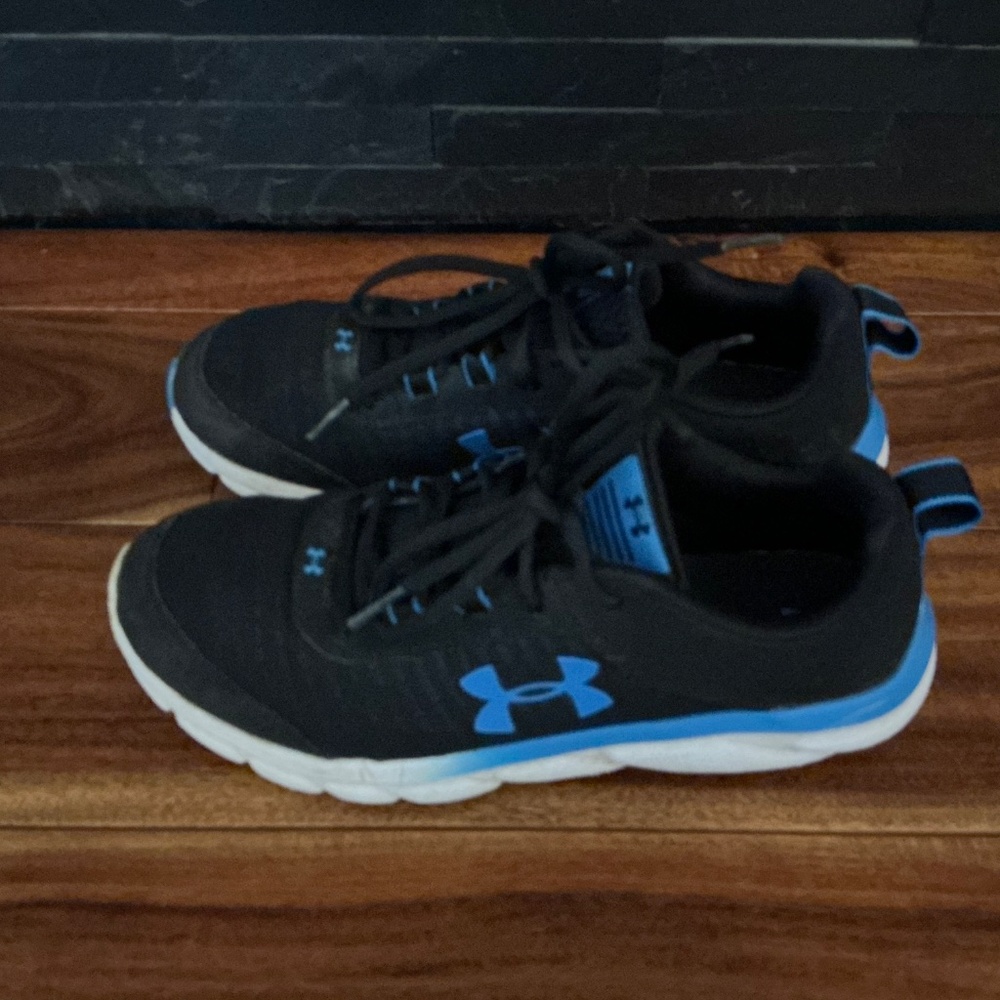 Under Armour Kids' Grade School Assert 8 Sneakers - Picture 2 of 5